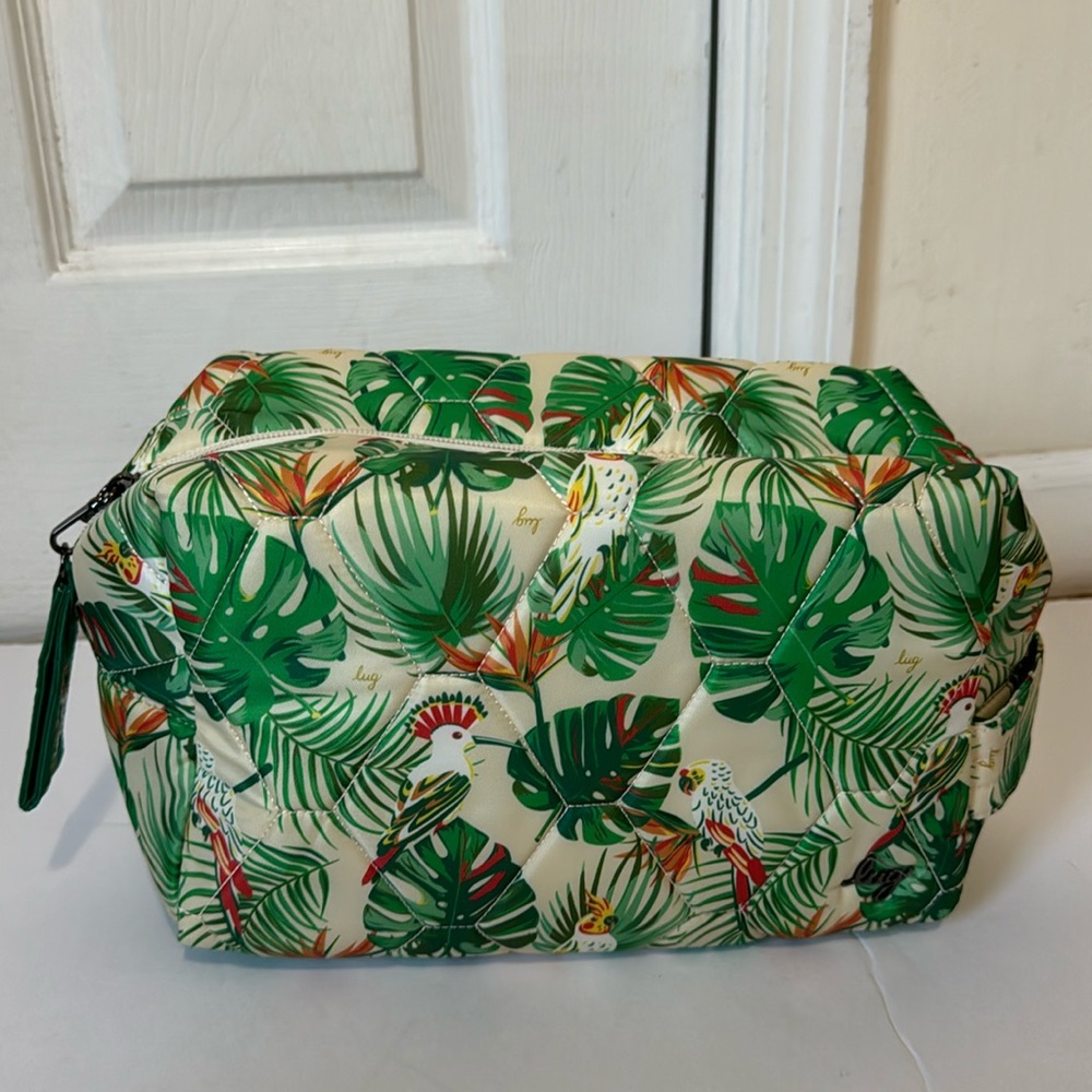 Lug cosmetic case